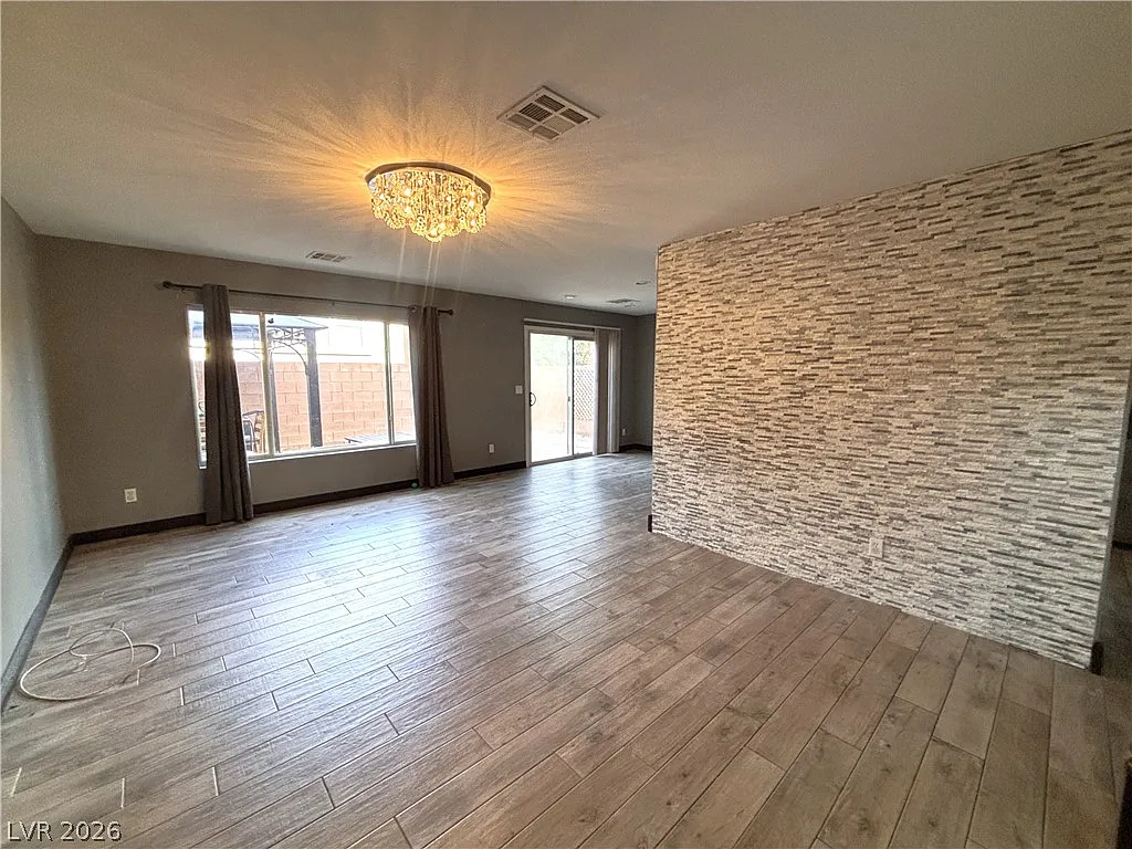 3 bed, 2.5 bath, 1569 sqft, $1,950 — Photo 3