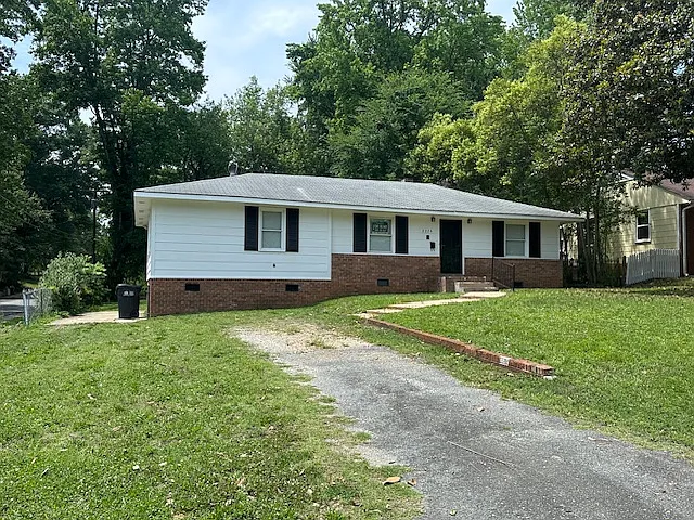 2226 Finchley Dr