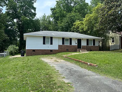 2226 Finchley Dr Photo 1