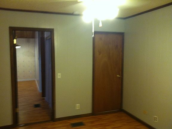 5th image of 148 W Castleshoals Dr