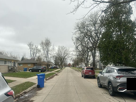 4th image of 21409 Audrey Ave