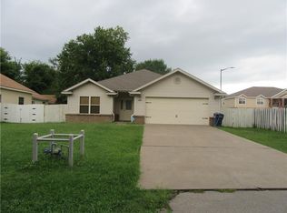 914 N Britt St, Siloam Springs, AR 72761
