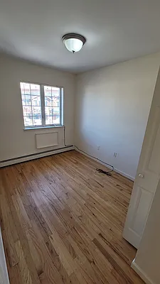 Rented by Remax City Square | media 18