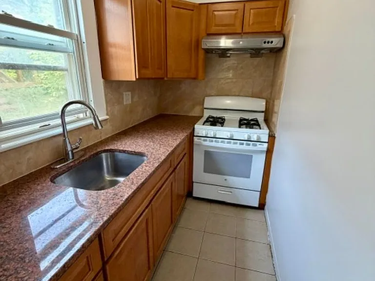 42-44 Carmel St — Photo 9