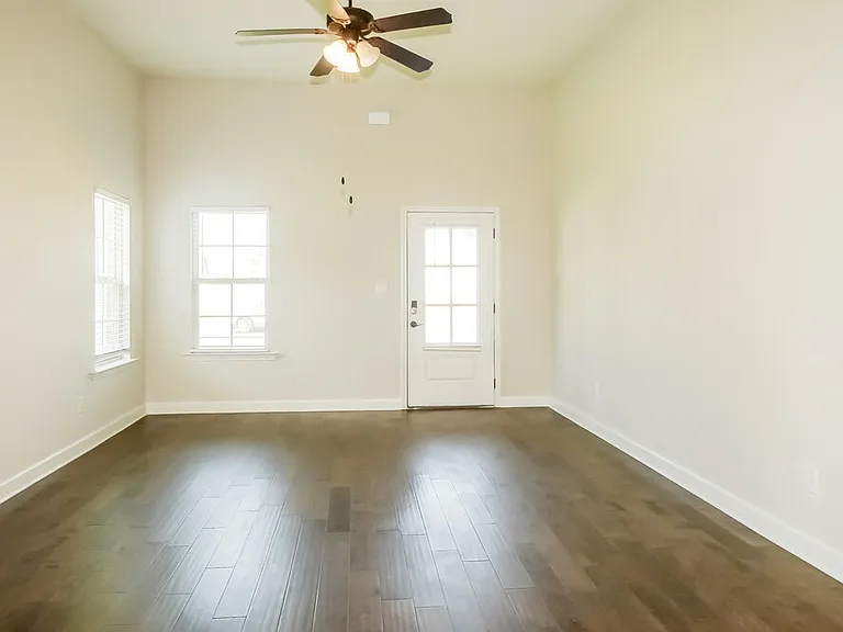 8047 Switzer Dr — Photo 6