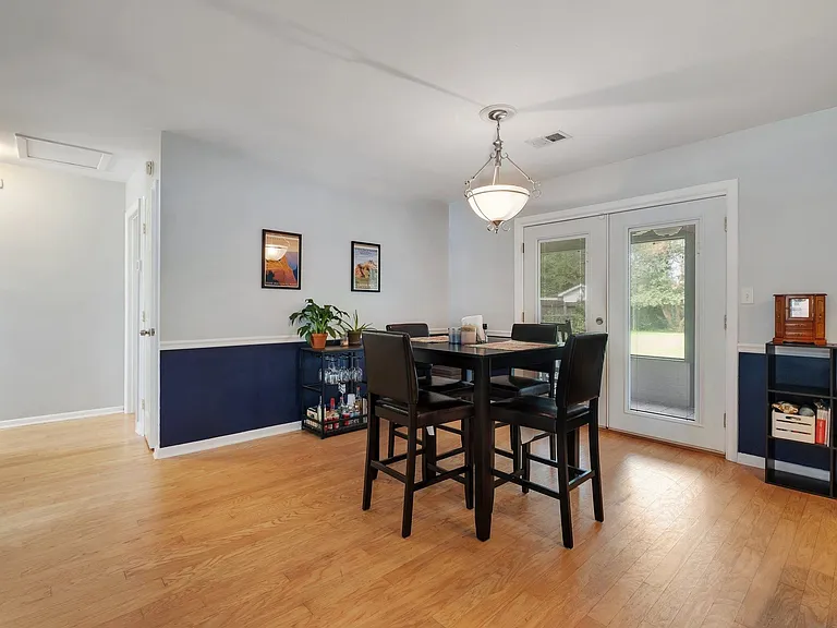 310 Lancaster Dr — Photo 14