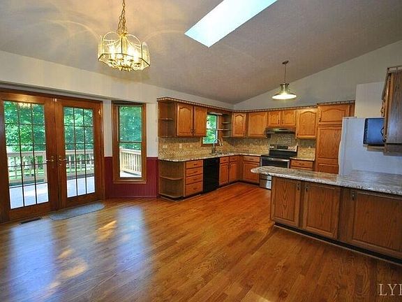 5th image of 102 Townson Ct
