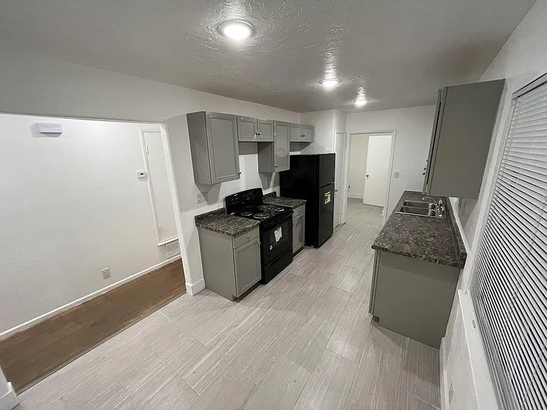 5648 E Ashlan Ave — Photo 3