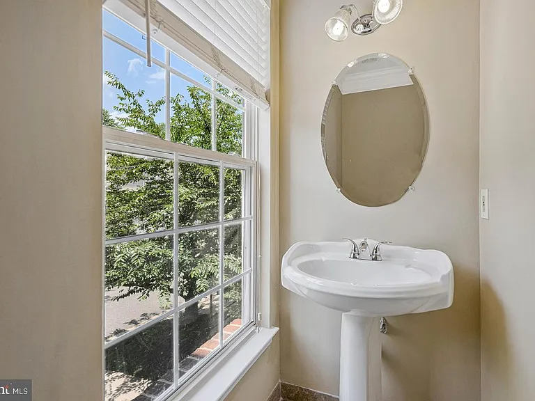 1815 Spanish Oak Ln — Photo 19