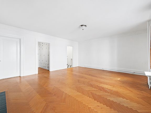 4th image of 6 E 65th St APT 4A