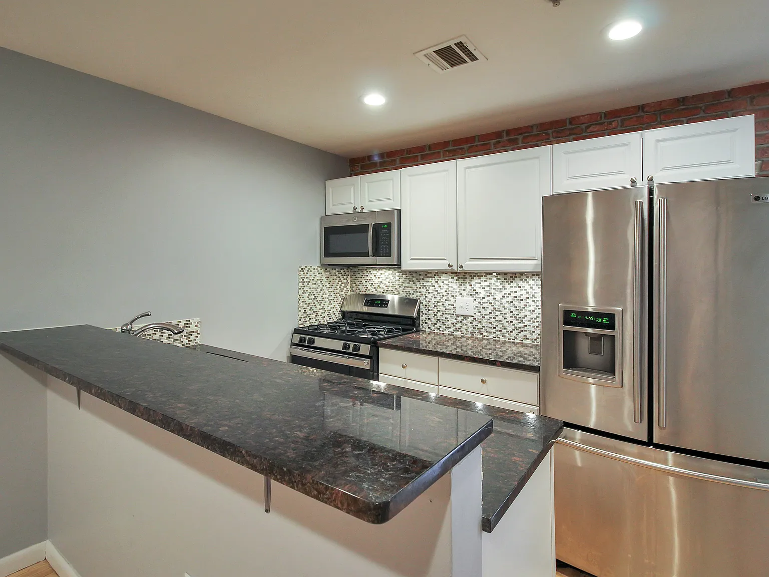 1 bed, 600 sqft, $2,350 — Photo 1