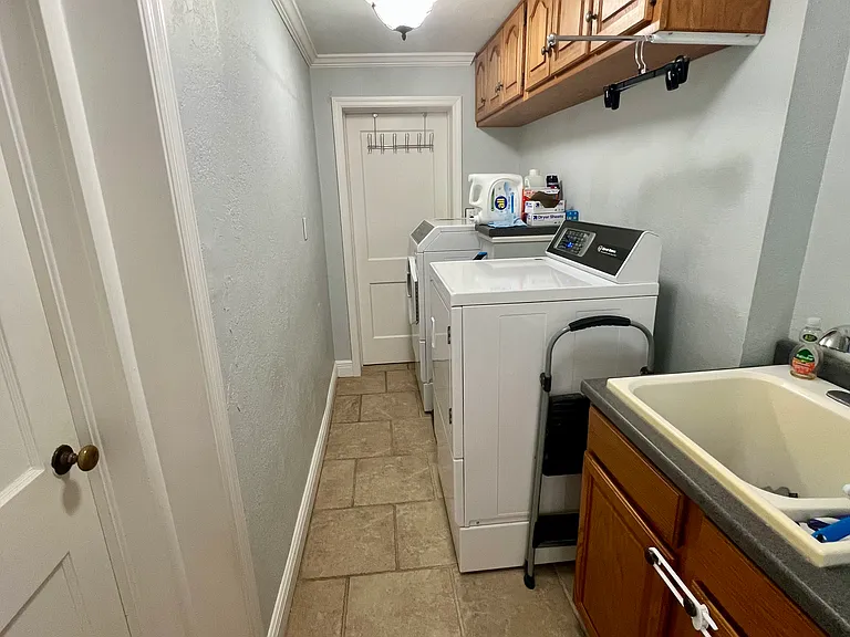 2408 Cambridge Ave — Photo 25