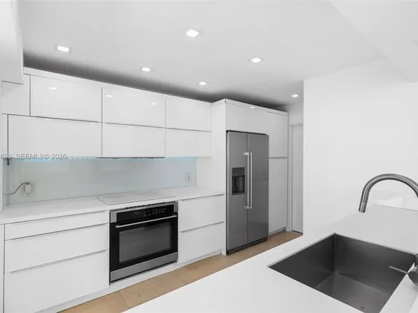 1420 Brickell Bay Dr APT 1001A, Miami, FL 33131