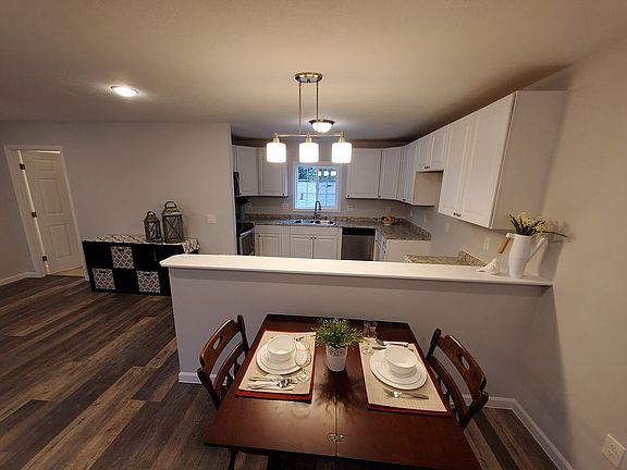 7080 Dining
