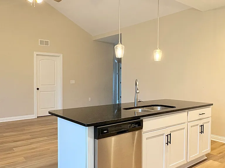 1212 Shallowford St — Photo 4