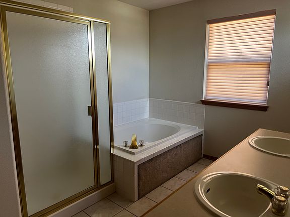 3rd image of 5052 Crane Dr #1