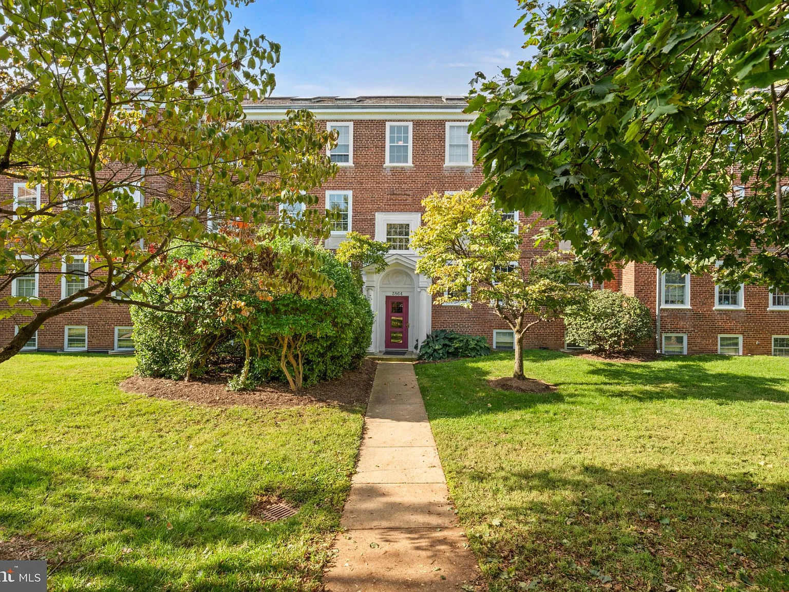 Cleveland Park/Mclean Gardens — Photo 1