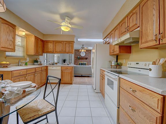 5th image of 7553 Capulin Rd NE