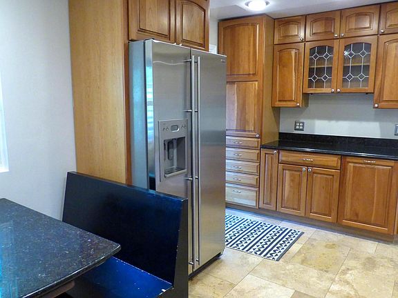 5th image of 1734 Price St