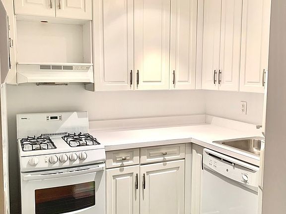 4th image of 191 E 76th St APT 6B