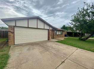 7536 Meadowlark Ln N, Watauga, TX 76148