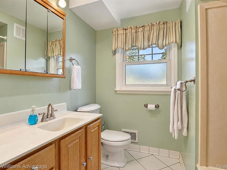 19450 Beck Rd, photo 27