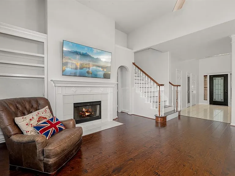 7410 Greatwood Grove Dr — Photo 3