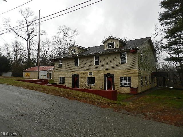 1st image of 469 White Oak Ave