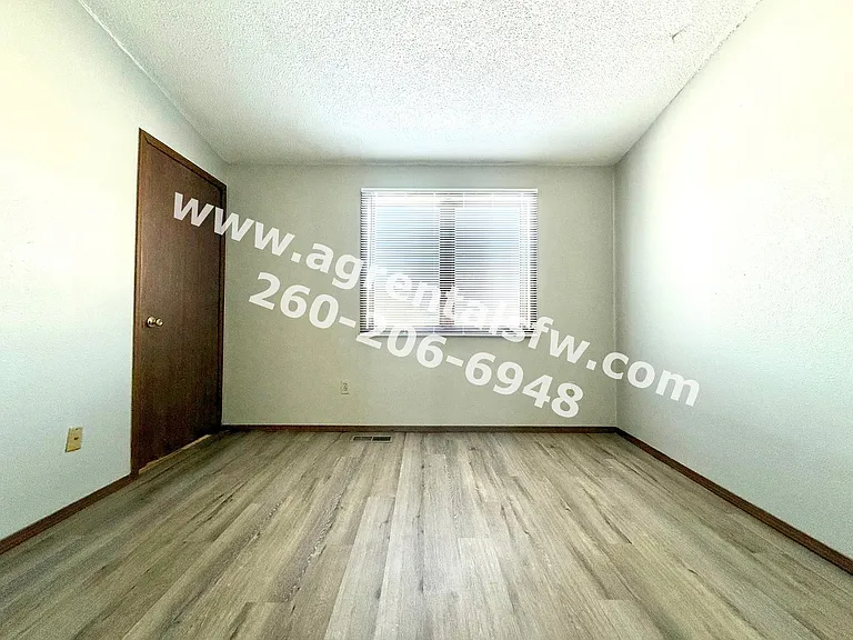 2718 Sherman Blvd — Photo 16