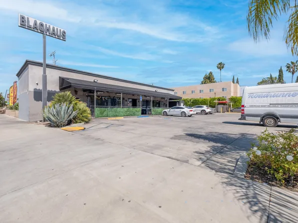 11671 Victory Blvd, North Hollywood, CA 91606