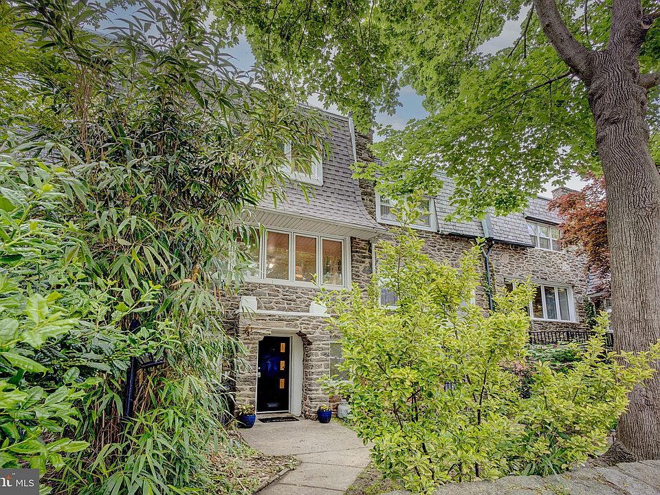 1st image of 257 E Meehan Ave