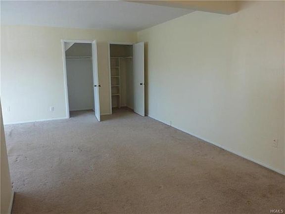4th image of 326 Parkside Dr #326