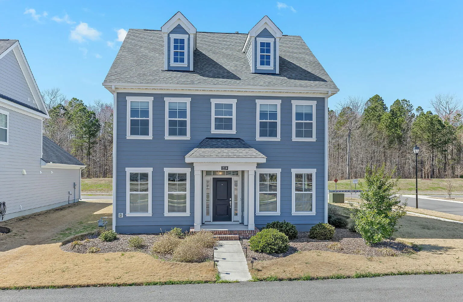 4 bed, 2.5 bath, 2542 sqft, $3,500 — Photo 1