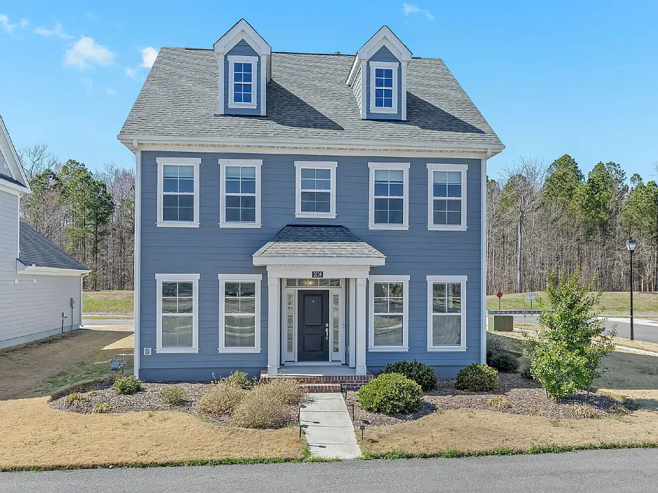 2216 Hampton Roads Pkwy