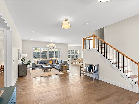 3rd image of 6910 Mountain View Rd