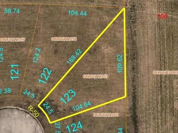 3300 Berwin Green Dr, Belleville, IL 62220