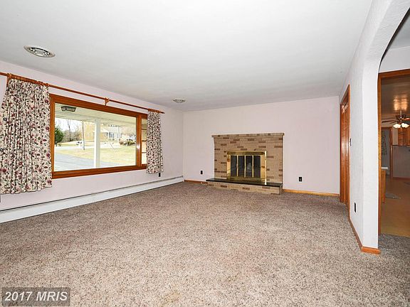 3rd image of 311 Worthington Ct