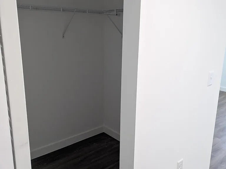 2202 N Tamarind Ave #303 — Photo 5