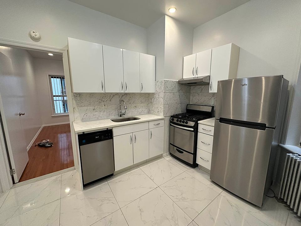 1st image of 332 W 37th St APT 5RW