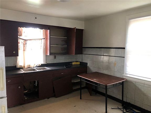 3rd image of 9807 Easton Ave