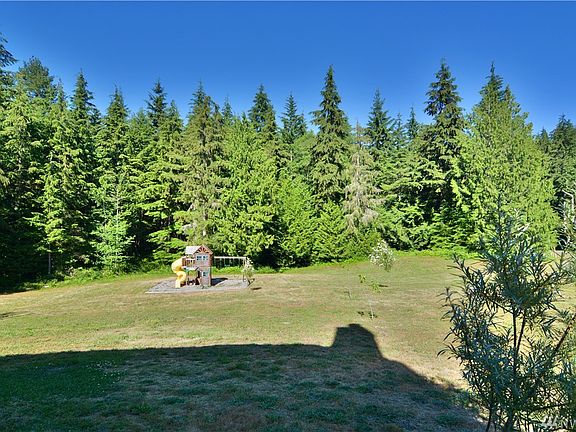 2nd image of 25974 Rolling Hills Pl NE