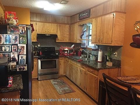 3rd image of 125 Sharon Hts