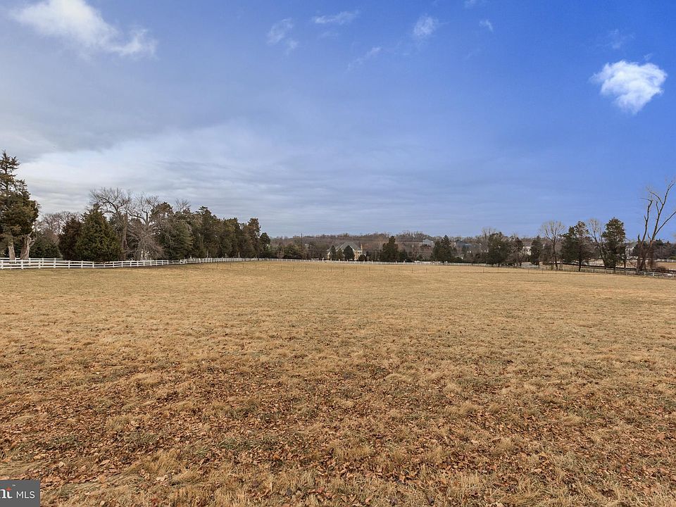 2nd image of 9460 River Rd