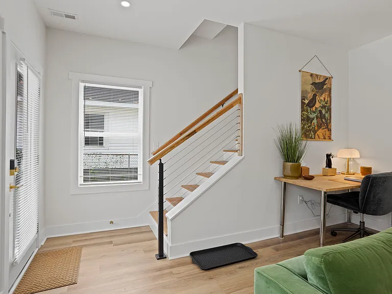 5 McDade St #A — Photo 2