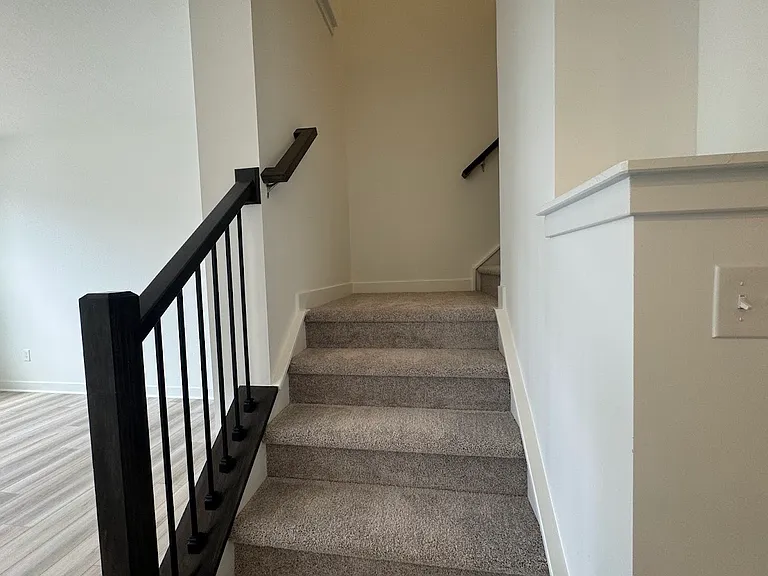 13847 Gatsby Dr — Photo 72