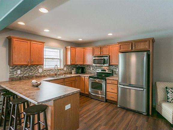 5th image of 136 War Admiral Ln