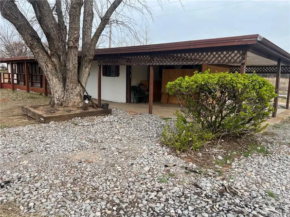 302 N Walnut St, Fort Cobb, OK 73038