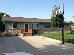 1128 Beaver Lake Blvd, Plattsmouth, NE 68048