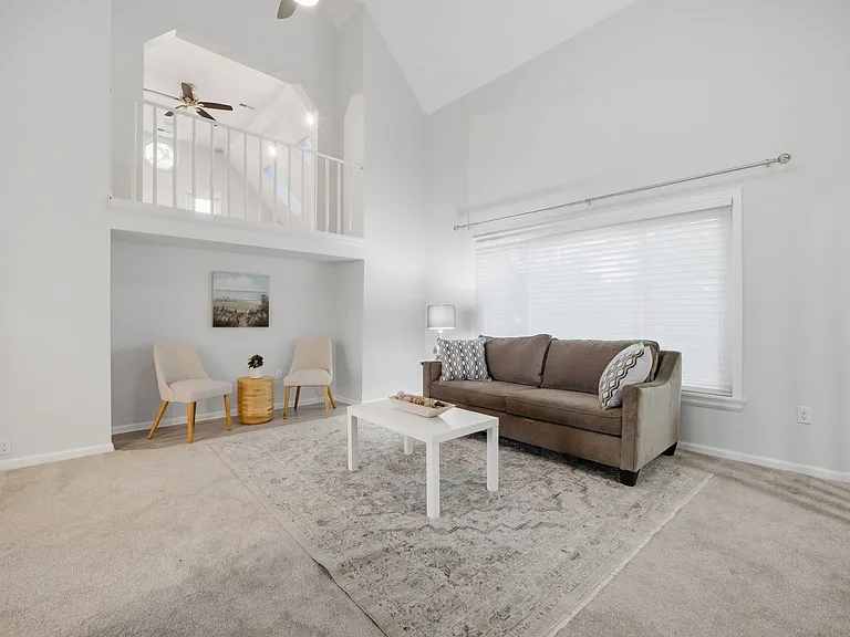 20B Freeman Dr — Photo 6