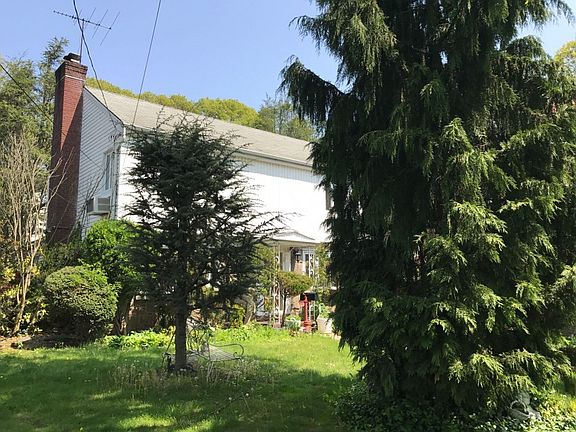 2nd image of 879 Schuman Pl